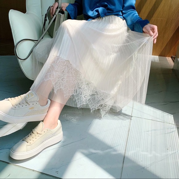 Lace Stitching Hight Waist Pleated Skirt - Picture 9 of 9